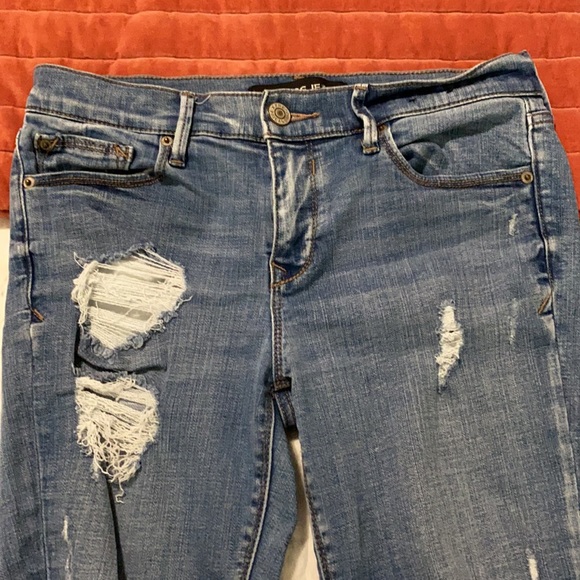 Express distressed jeans, size 8 - Picture 4 of 5